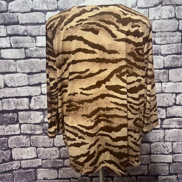 Alfred Dunner Brown & Beige Notched V-Neck Blouse Size 1X - Picture 5 of 7